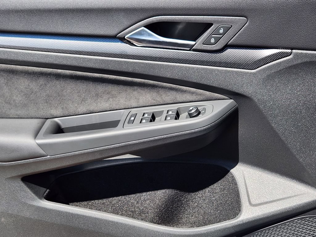New 2026 Volkswagen GTI SE FWD image 13