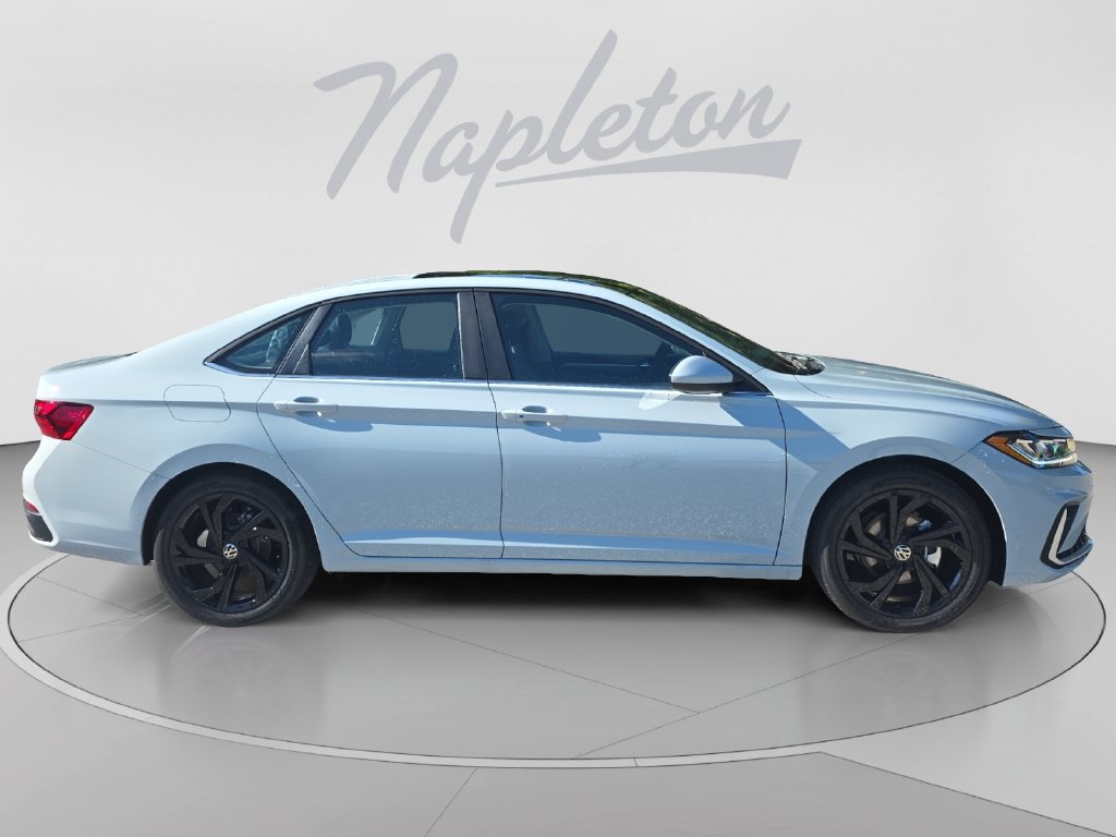 New 2027 Volkswagen Jetta SE FWD image 6