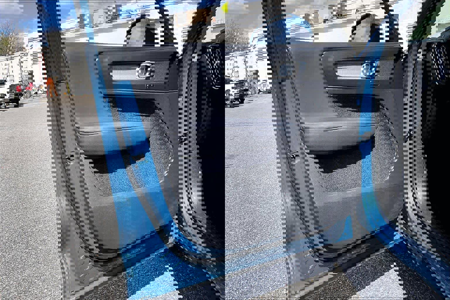 Used 2023 Volvo XC40 B5 Core w/ Convenience Package image 22