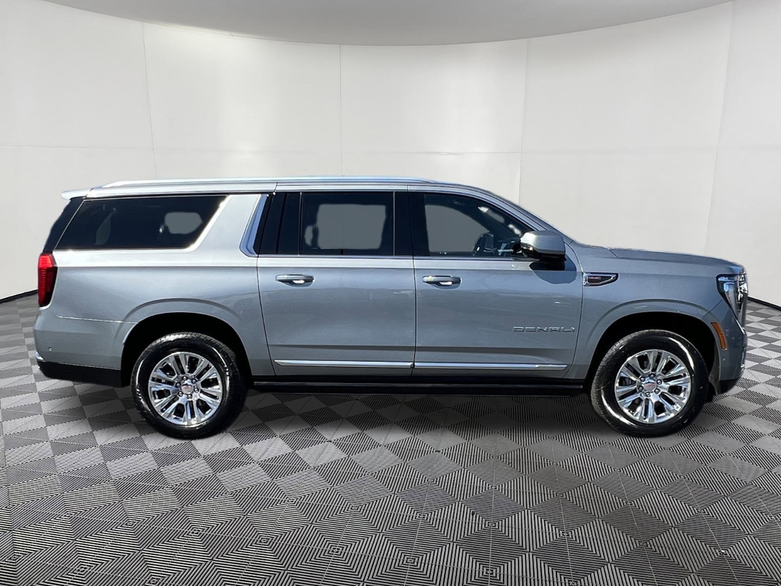 Used 2025 GMC Yukon XL Denali image 7