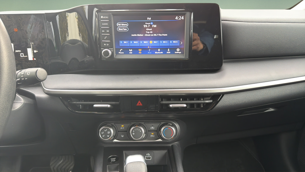 Certified 2025 Nissan Kicks S FWD image 8