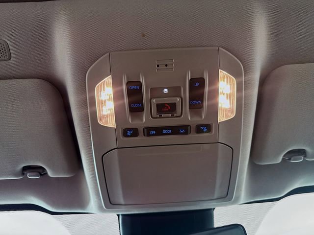 Used 2022 Toyota Highlander XLE image 18