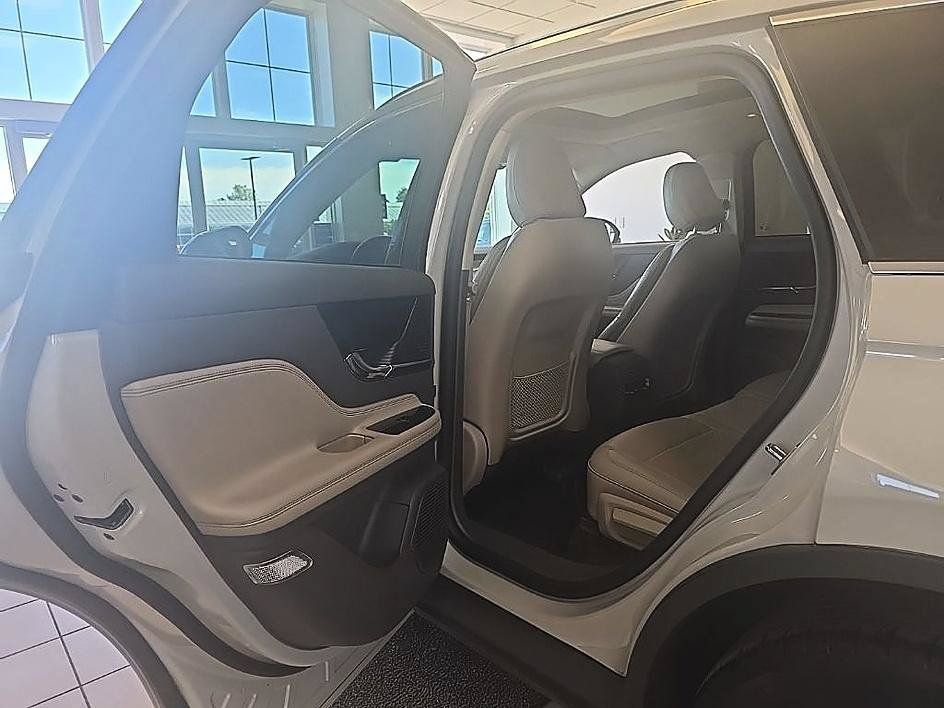 Used 2022 Lincoln Corsair AWD w/ Premium Package image 31