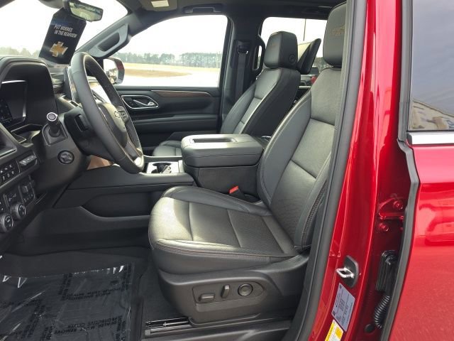 Used 2024 Chevrolet Suburban High Country image 13