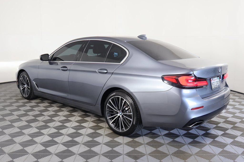 Used 2022 BMW 530i w/ Premium Package RWD image 6
