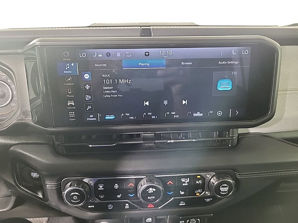 Used 2024 Jeep Wrangler Sahara image 14