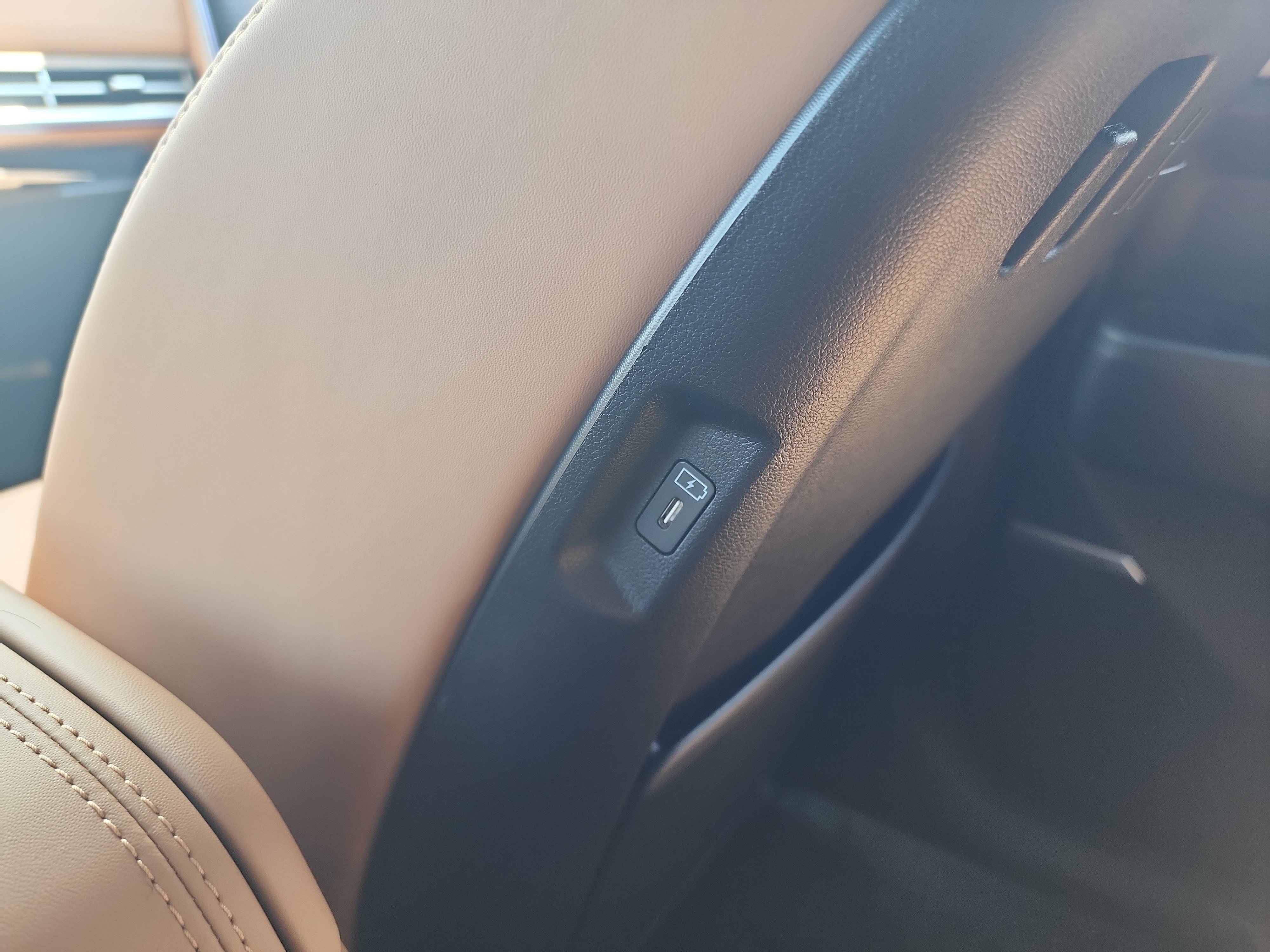 New 2027 Hyundai Santa Fe Calligraphy FWD image 18