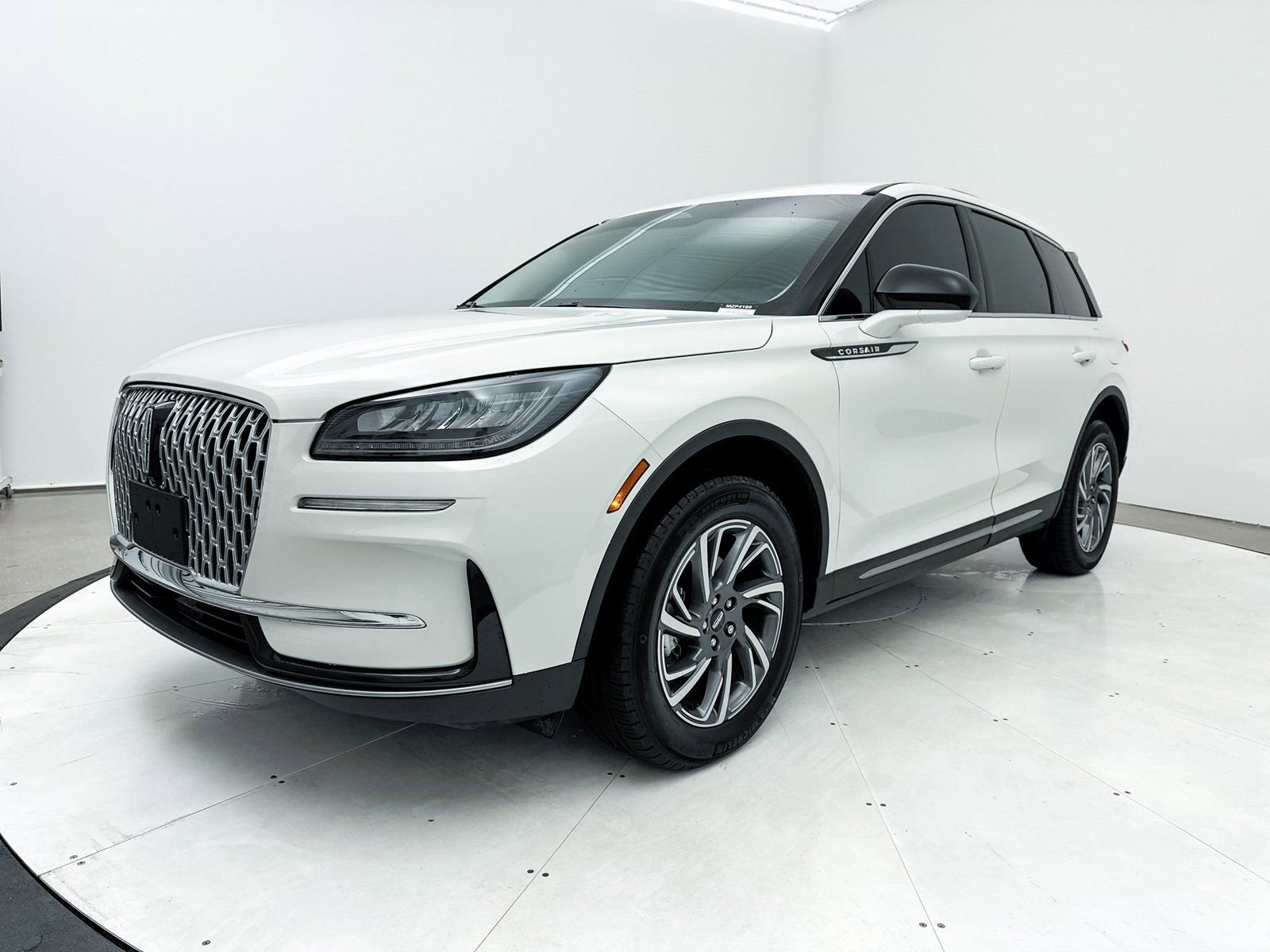 Used 2024 Lincoln Corsair FWD image 13