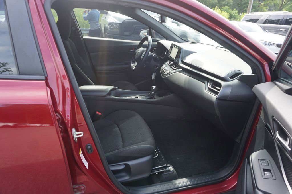 Used 2018 Toyota C-HR XLE FWD image 12