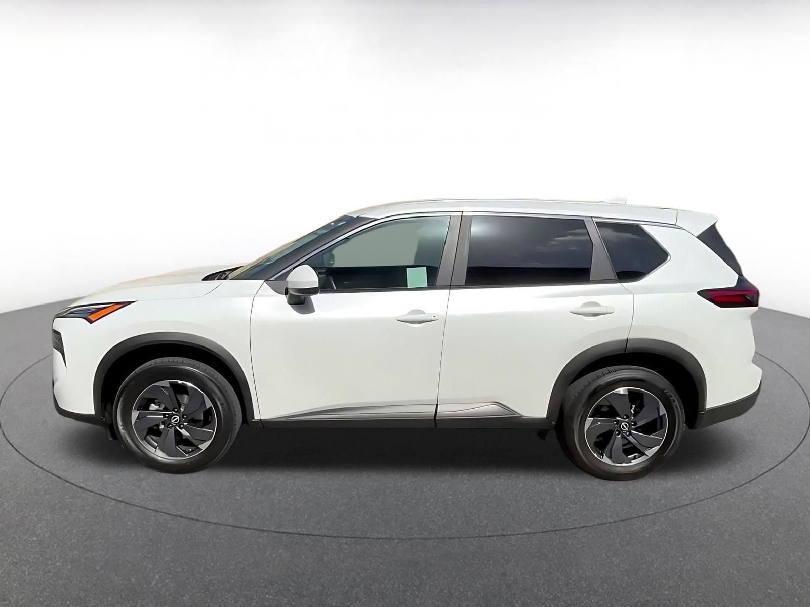 Used 2025 Nissan Rogue SV FWD image 9