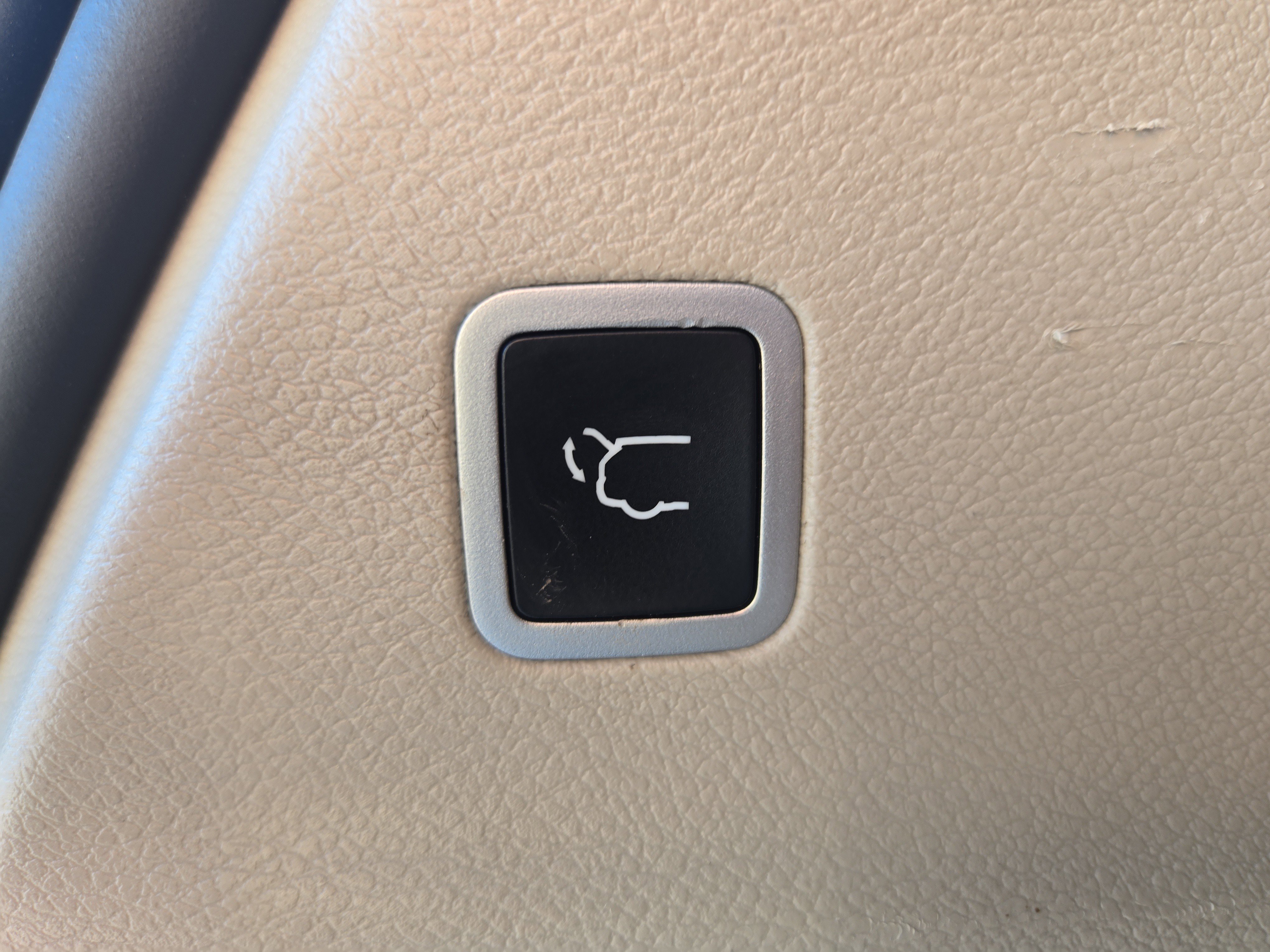 Used 2024 Chrysler Pacifica Touring-L image 10