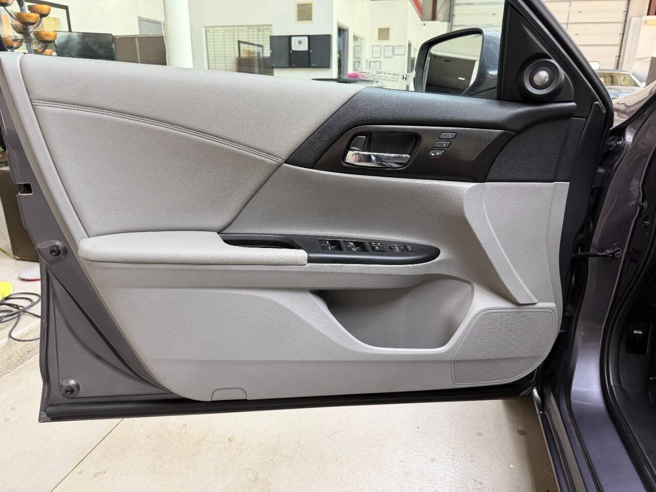 Used 2015 Honda Accord EX-L image 10
