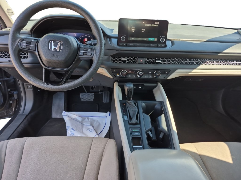 Used 2023 Honda Accord EX image 10