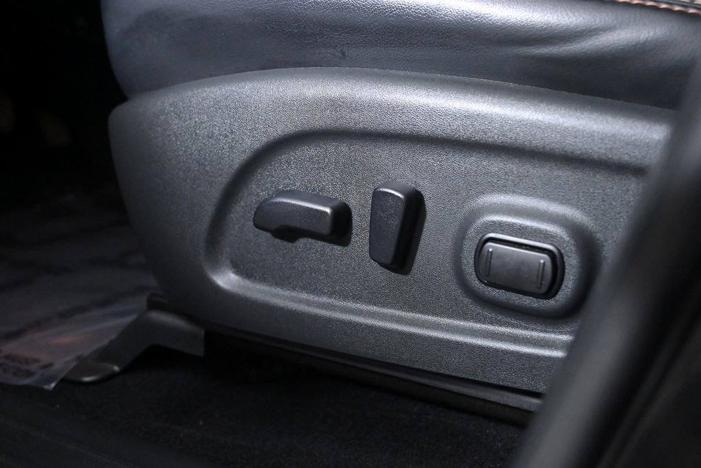 Used 2019 Nissan Pathfinder SL image 28