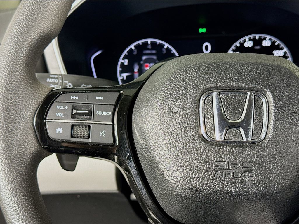 Certified 2023 Honda Pilot LX image 14