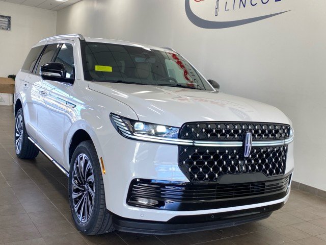 New 2025 Lincoln Navigator Black Label AWD/4WD image 2