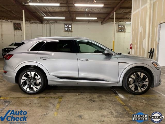 Used 2023 Audi e-tron Premium Plus w/ Premium Plus Package image 6
