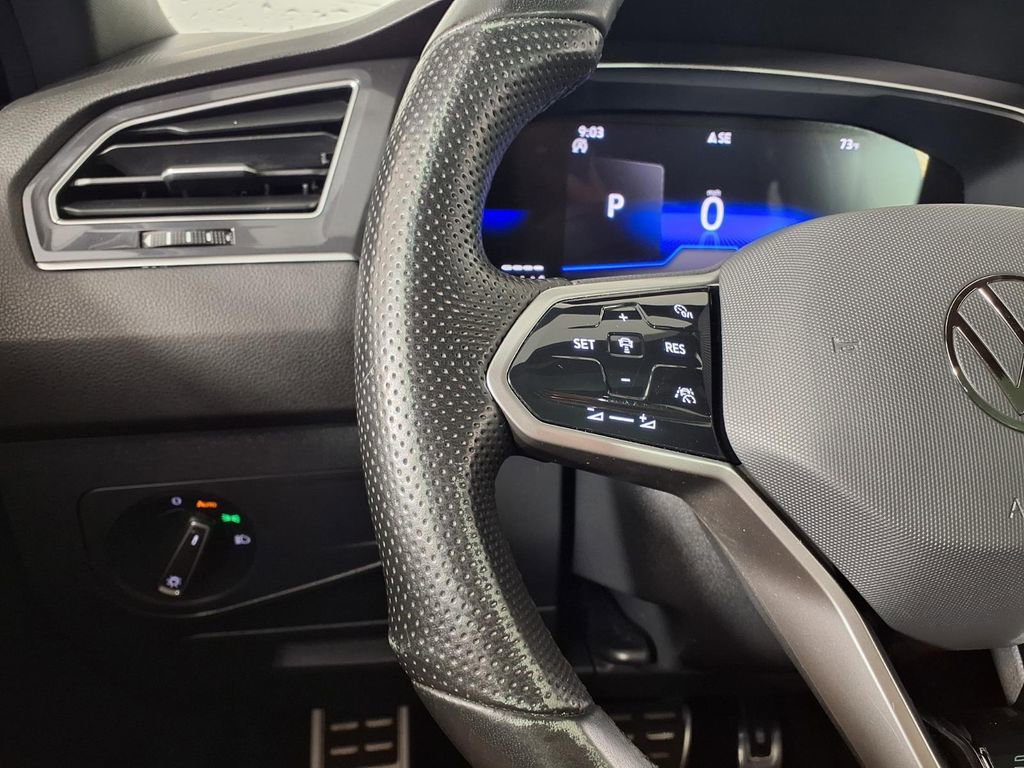 Used 2024 Volkswagen Tiguan SE R-Line image 15