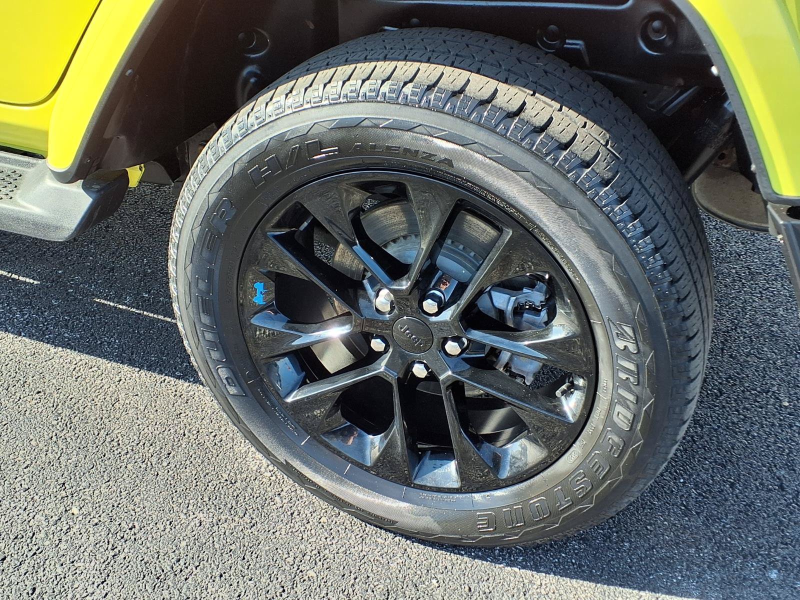 Used 2022 Jeep Wrangler Unlimited Sahara AWD/4WD image 11