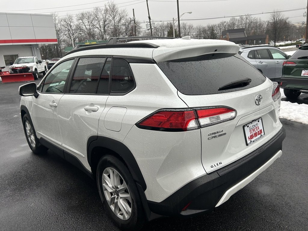 Used 2023 Toyota Corolla Cross LE image 7