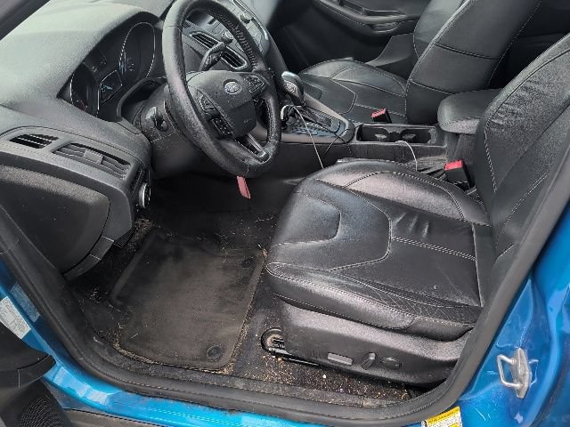 Used 2015 Ford Focus SE w/ Equipment Group 201A FWD image 14