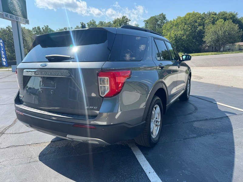 Used 2024 Ford Explorer XLT w/ Equipment Group 202A AWD/4WD image 5