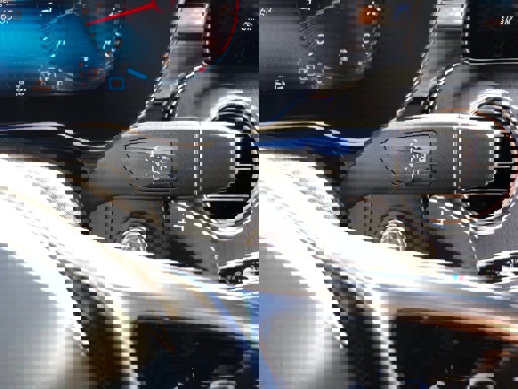 Used 2022 Mercedes-Benz GLC 300 4MATIC w/ Premium Package Lite image 24