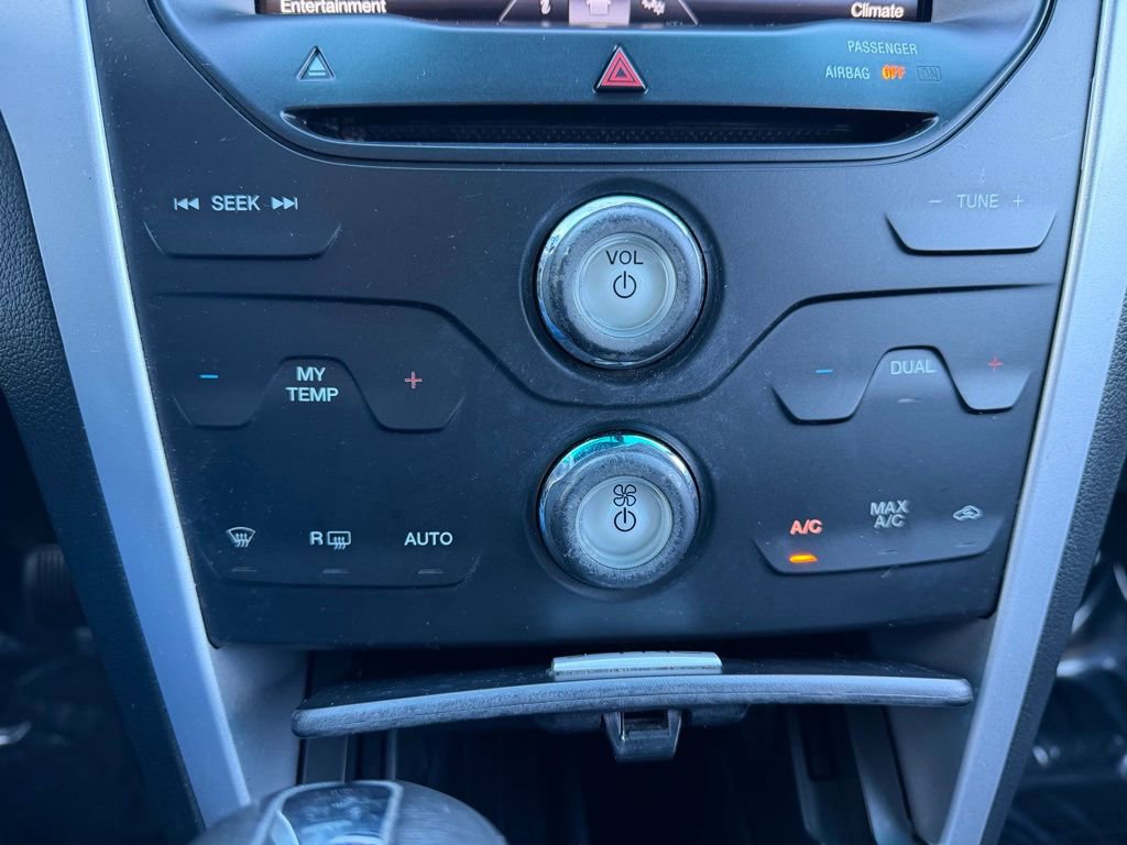 Used 2015 Ford Explorer XLT w/ Equipment Group 202B image 20