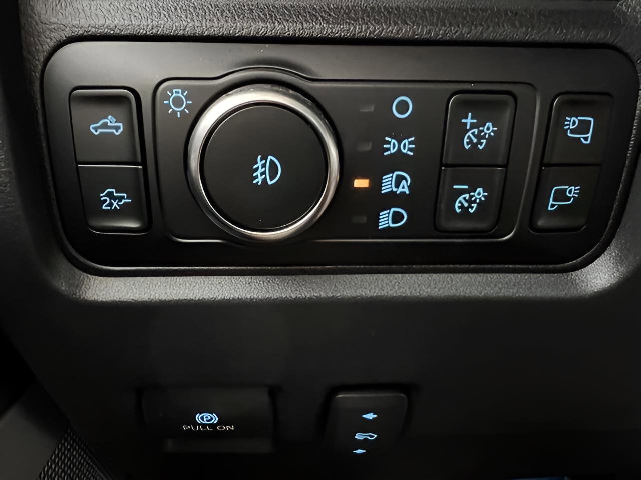 New 2026 Ford F350 Lariat w/ Black Appearance Package image 43