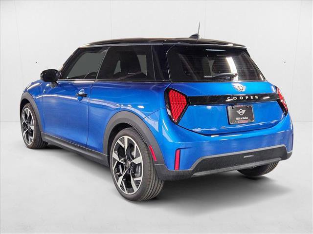 Used 2025 MINI Cooper 2-Door Hardtop image 8