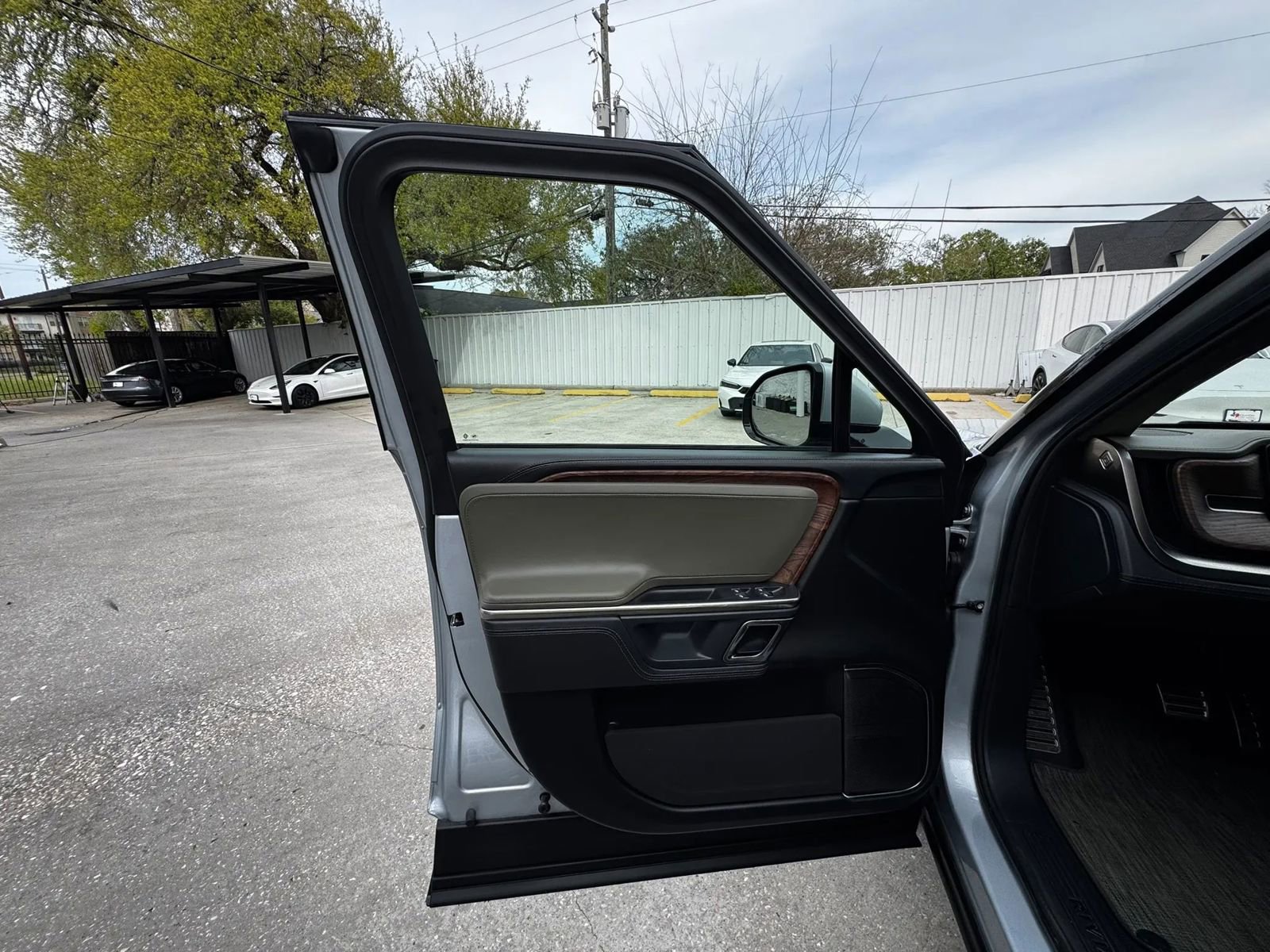 Used 2023 Rivian R1T Adventure image 26