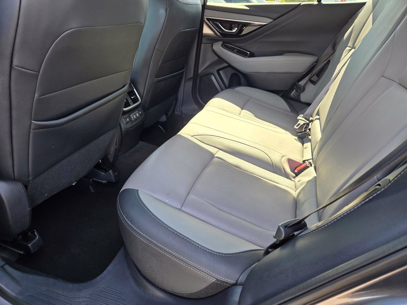 Used 2022 Subaru Outback Limited AWD/4WD image 16