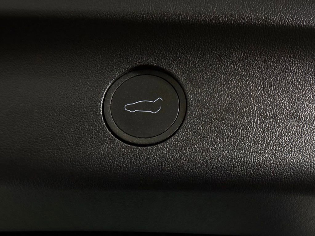 Used 2024 Tesla Model Y Long Range image 28