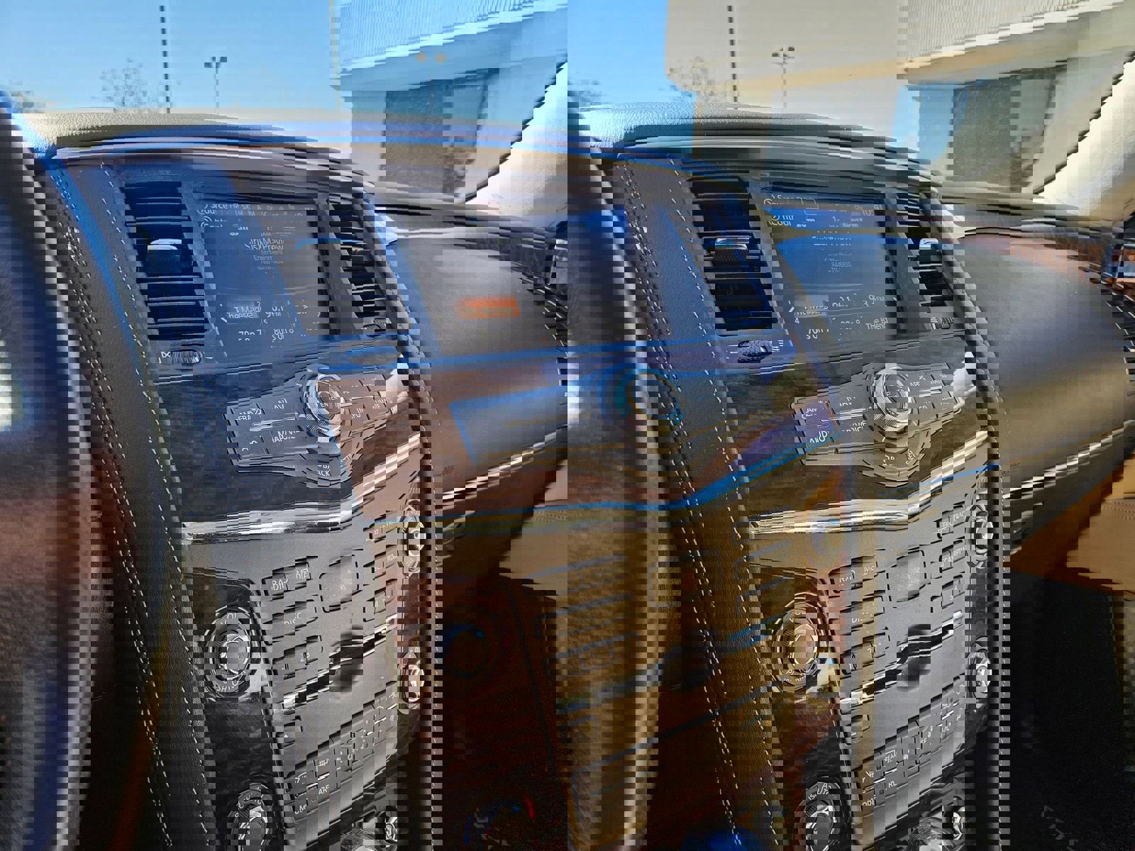 Used 2020 Nissan Armada Platinum w/ Captain's Chairs Package image 16