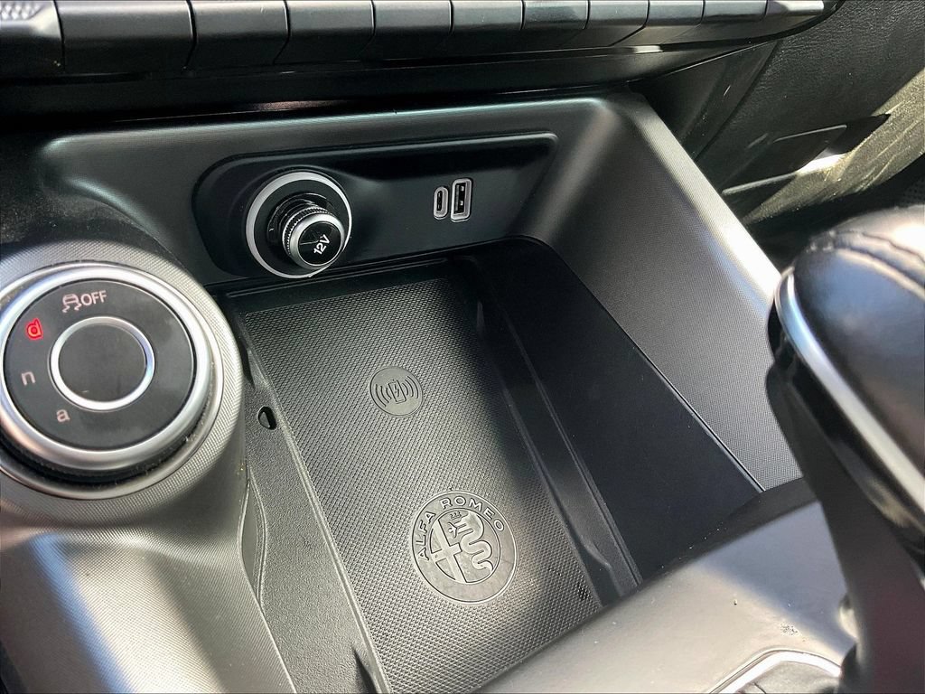Used 2024 Alfa Romeo Tonale Ti w/ Premium Interior Package AWD/4WD image 15