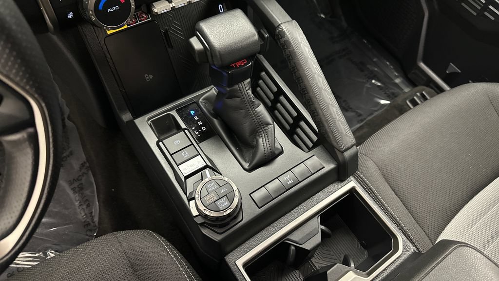 Certified 2025 Toyota 4Runner TRD Off-Road AWD/4WD image 15