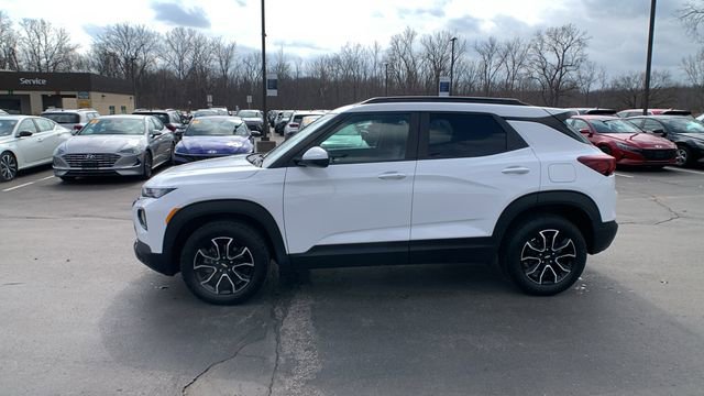 Used 2023 Chevrolet TrailBlazer ACTIV w/ Sun and Liftgate Package image 2