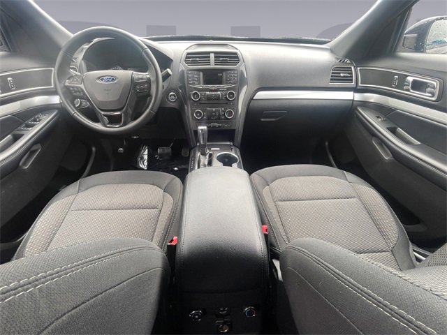 Used 2017 Ford Explorer XLT image 12
