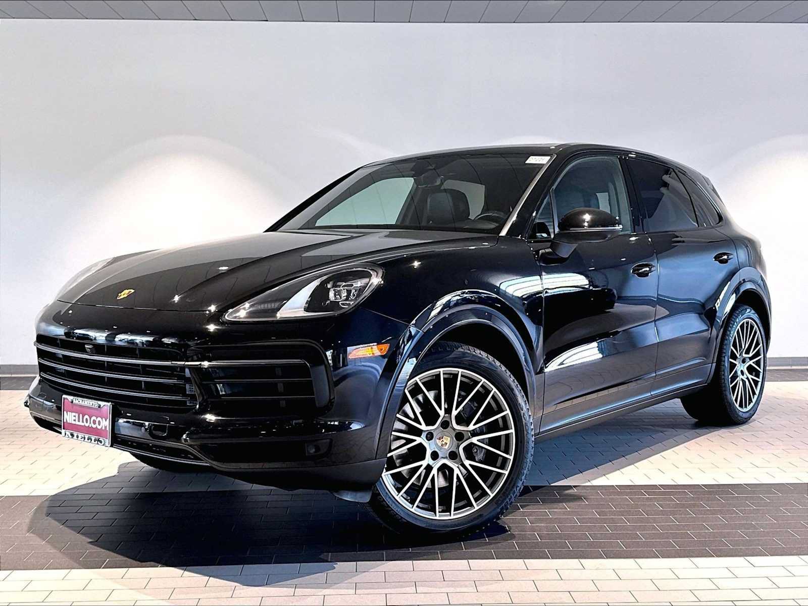Used 2023 Porsche Cayenne Platinum Edition AWD/4WD image 1