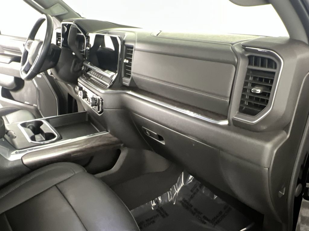 Used 2024 Chevrolet Silverado 3500 LTZ w/ LTZ Plus Package image 27