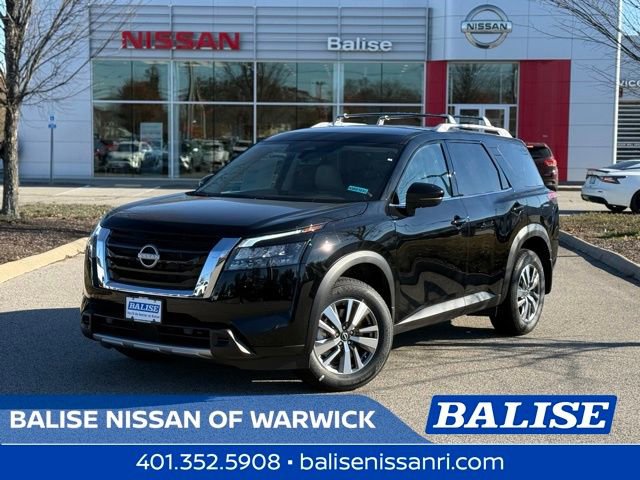 New 2025 Nissan Pathfinder SL image 1
