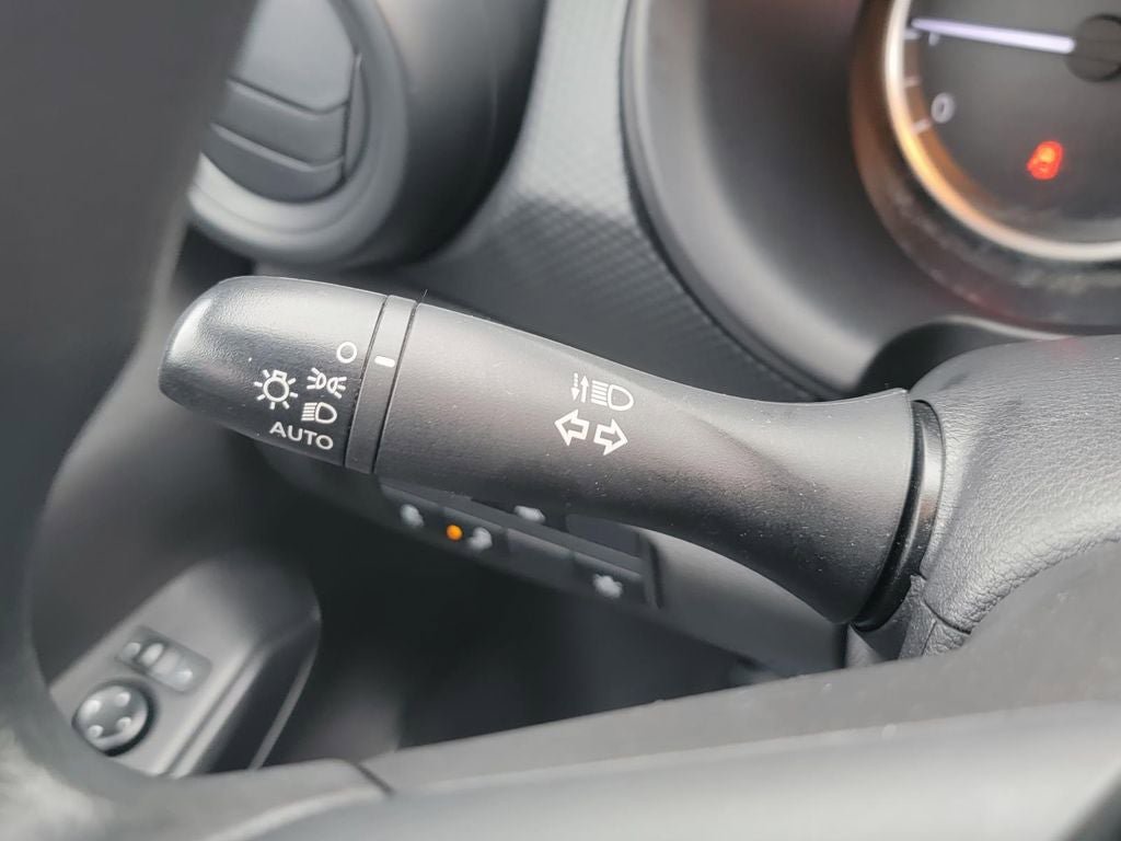 Used 2024 Nissan Kicks S FWD image 17