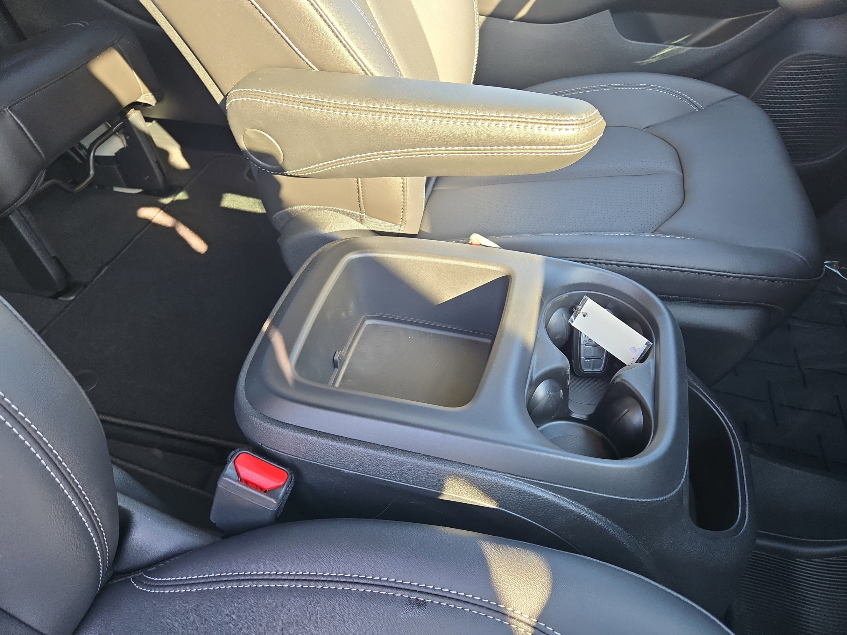New 2026 Chrysler Pacifica Select FWD image 21