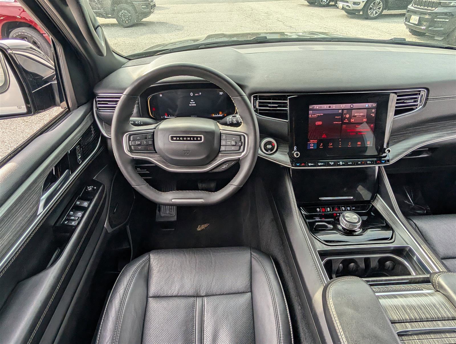 Used 2024 Jeep Wagoneer Series II w/ Flexible Seating Group image 17