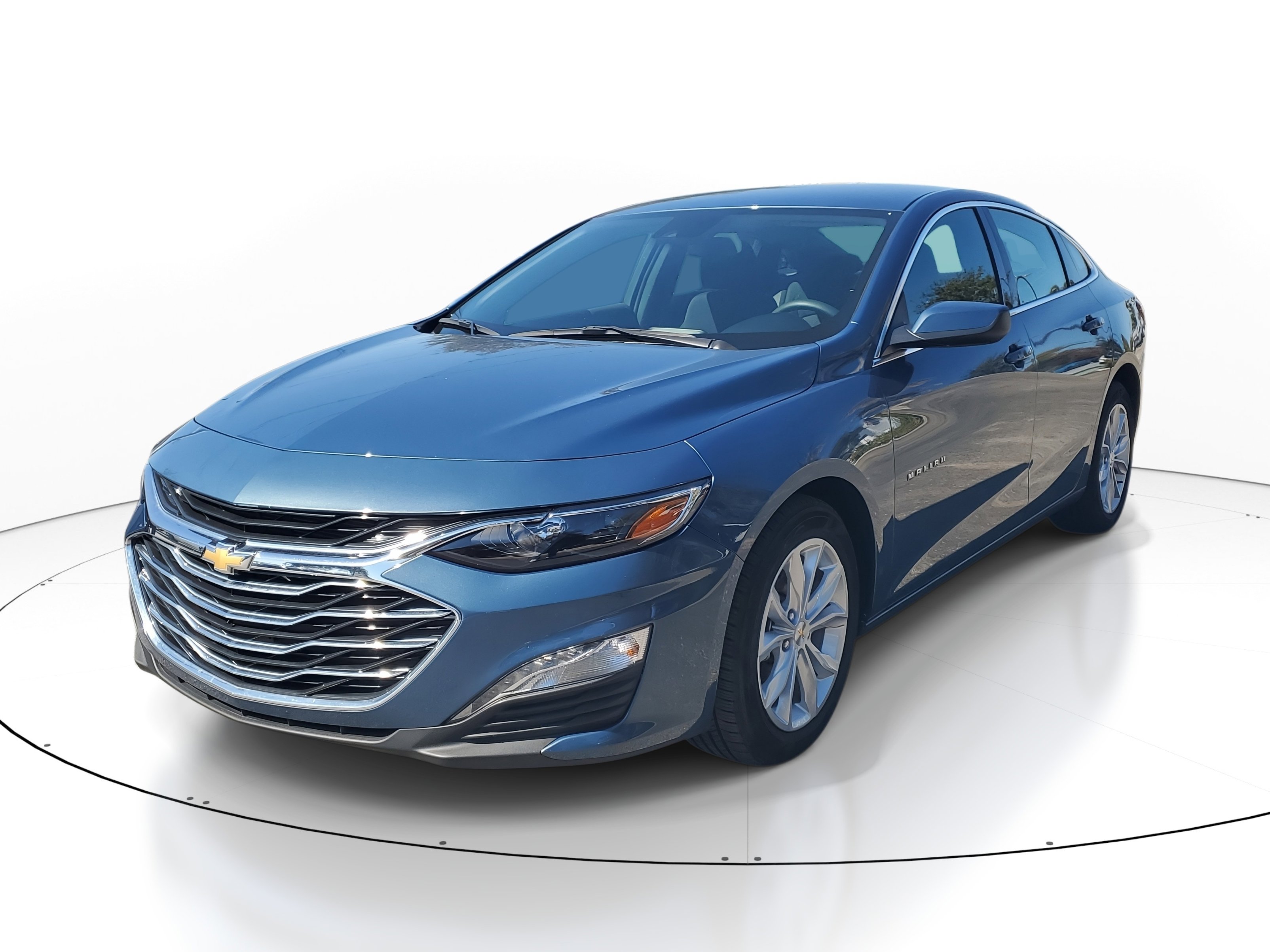 Used 2024 Chevrolet Malibu LT image 3
