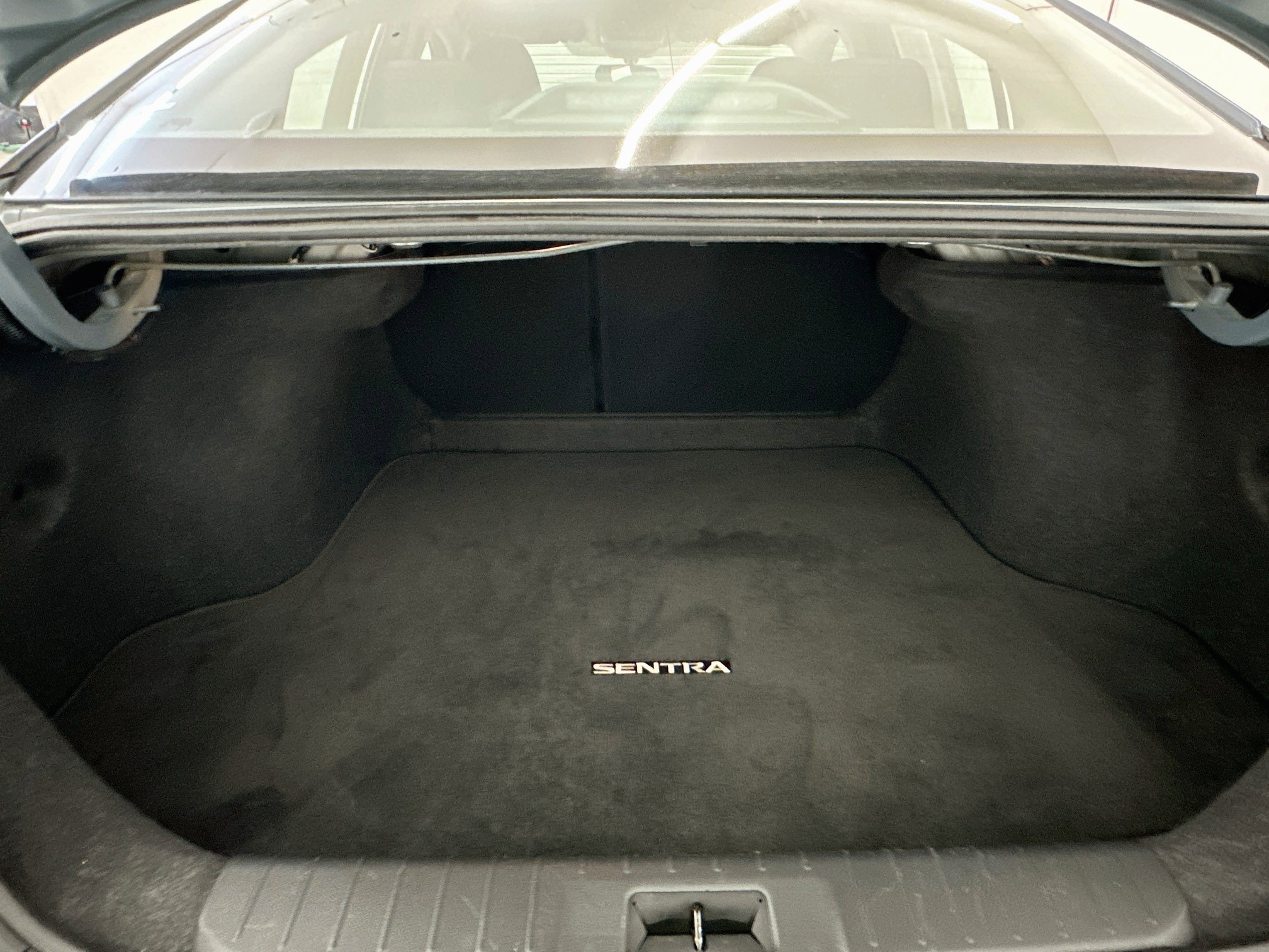 Used 2024 Nissan Sentra SV FWD image 29