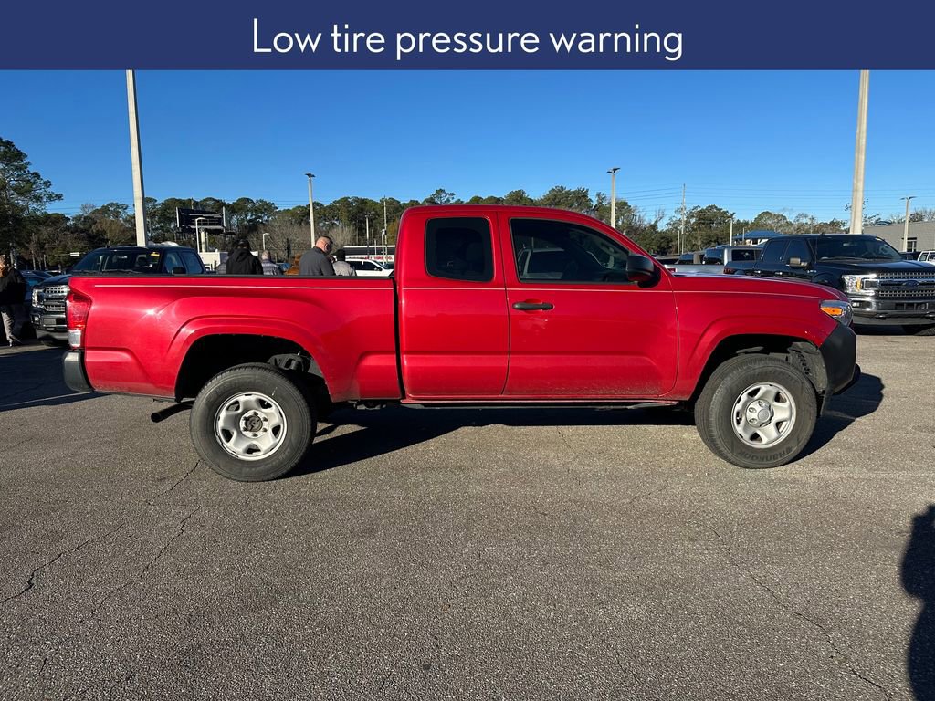 Used 2017 Toyota Tacoma SR image 3