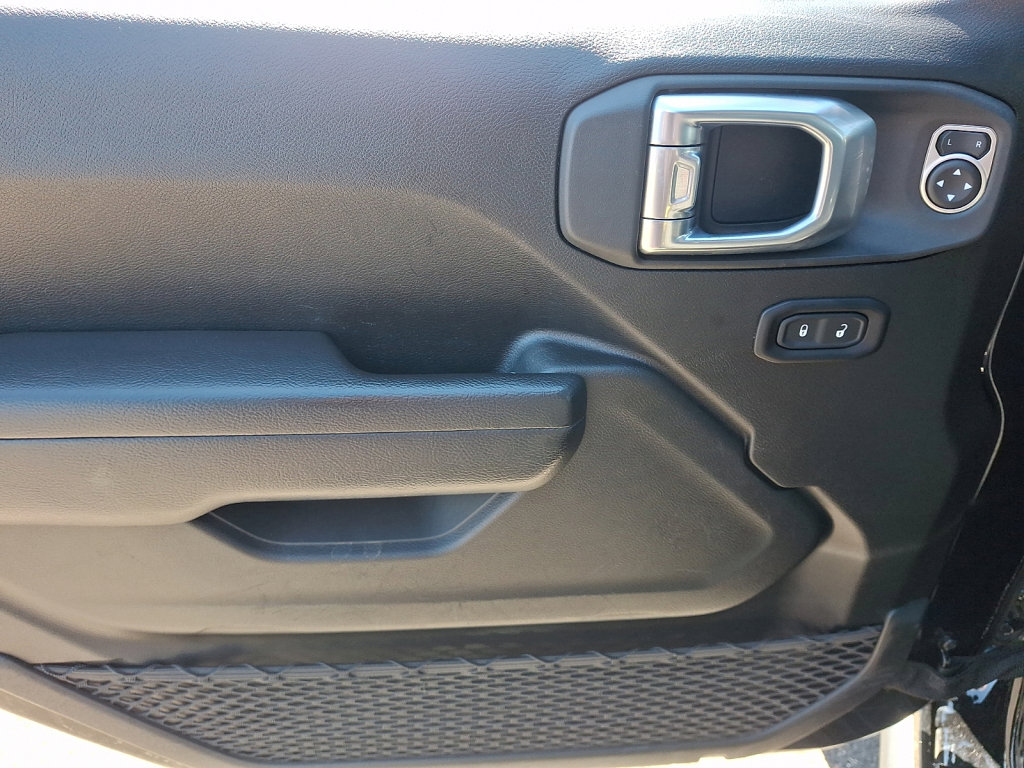 Certified 2025 Jeep Wrangler Unlimited Rubicon image 23