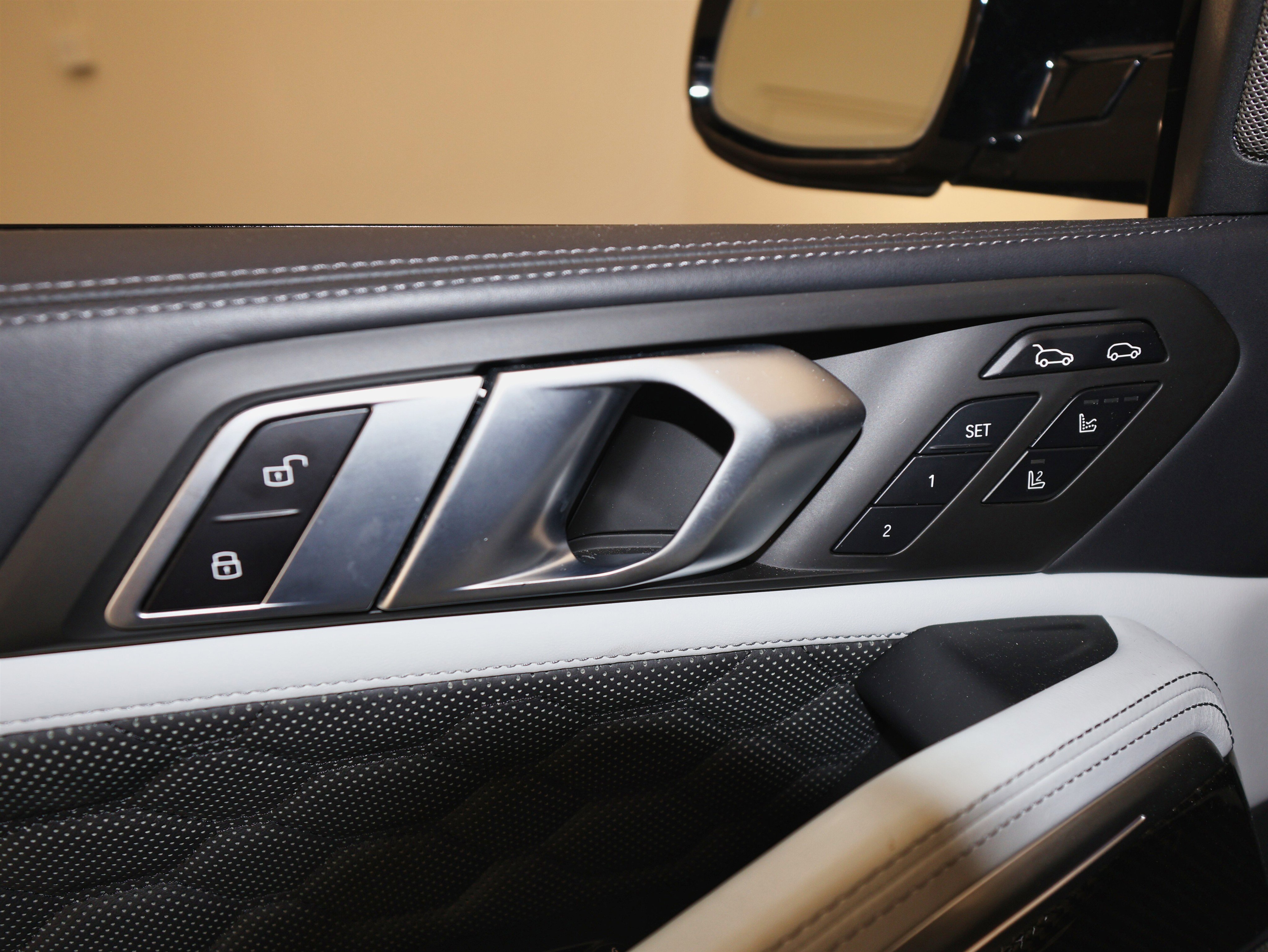 Used 2021 BMW X6 M w/ Executive Package image 26