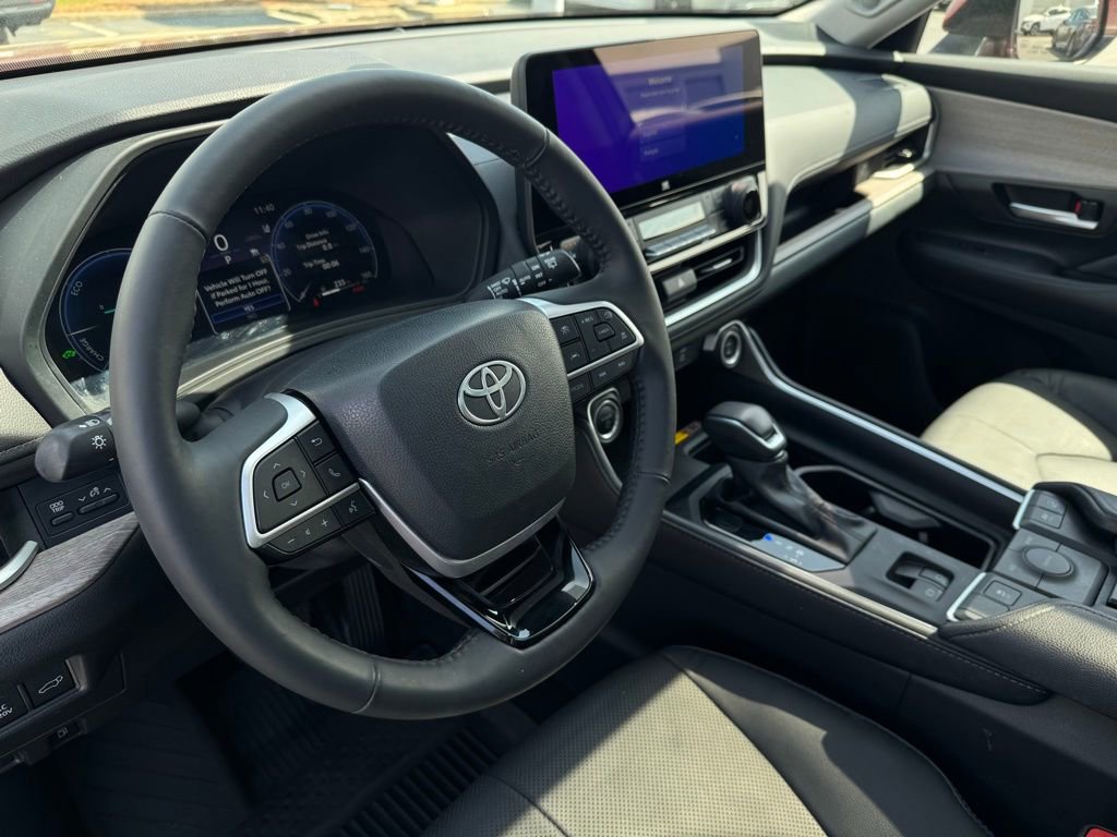 Used 2024 Toyota Grand Highlander Limited image 16